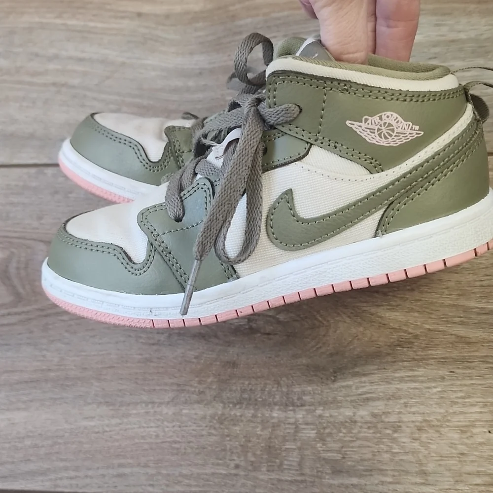 Air Jordan Mid GT Bleached Coral sz 10c - Picture 4 of 8